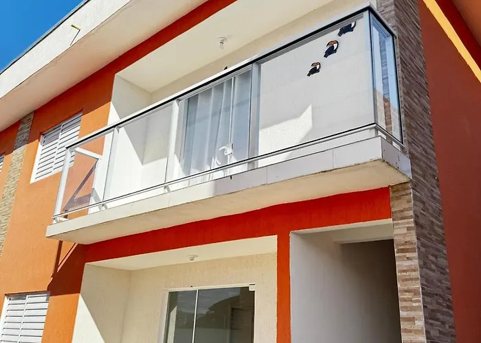 Apartamento em Bertioga à 150m da praia