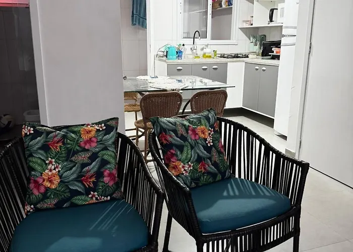 Apartamento em Bertioga à 150m da praia