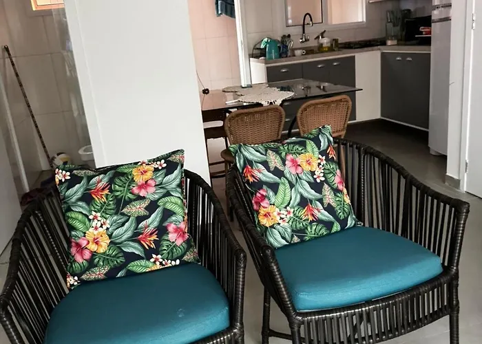 Apartamento em Bertioga à 150m da praia